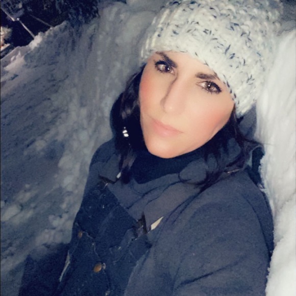 Meet your Posher, Danielle - Picture 6 of 6